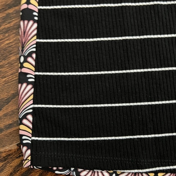 DR2 black and white striped/ seashell print size S - Picture 3 of 6